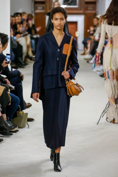 Look 30